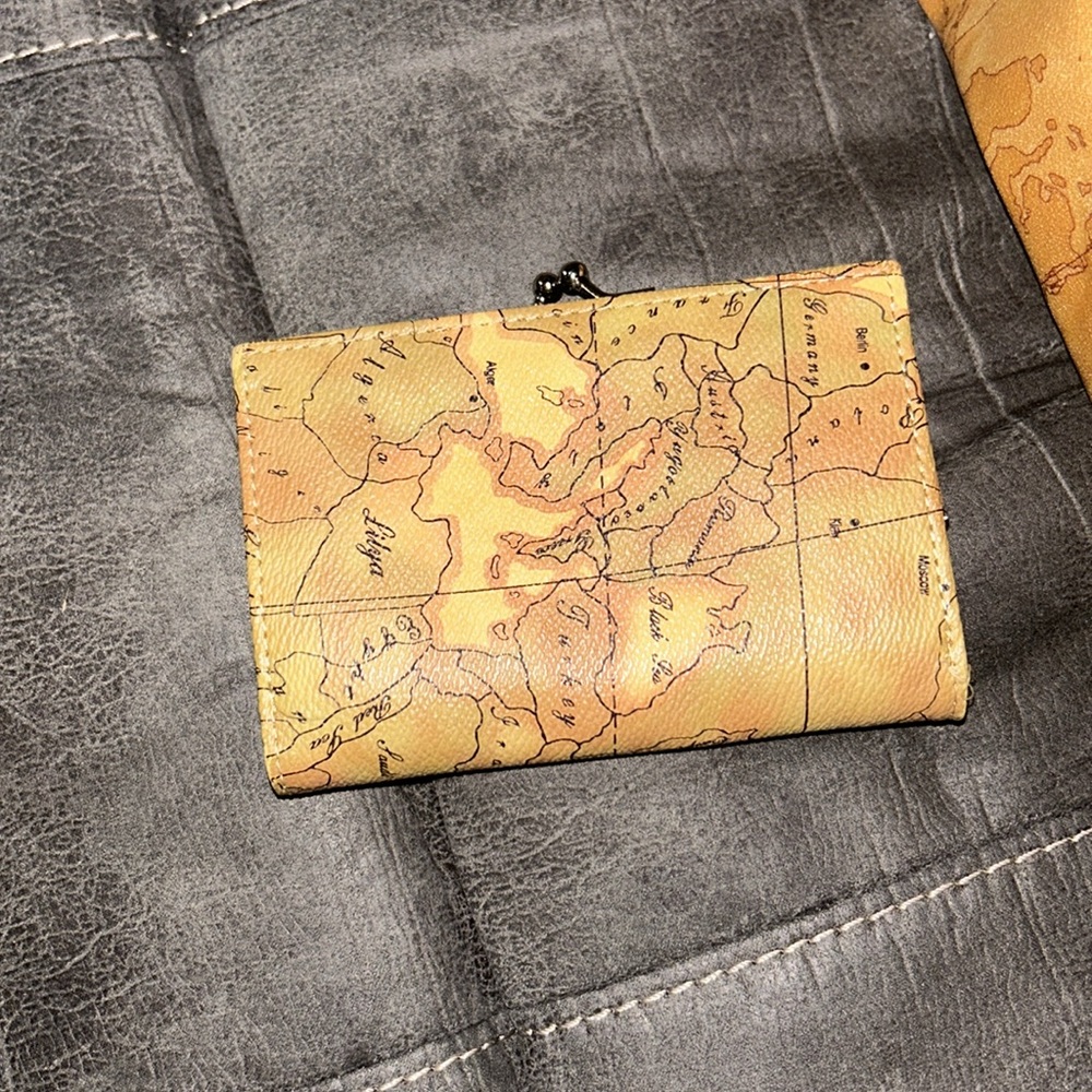 Alviero Martini 1A Classe Geo World Map Shoulder Bag Purse Coated Canvas Leather - Picture 4 of 16